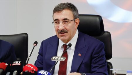 Yılmaz: Vergi artırmadan gelirleri artırmanın yollarını arayacağız